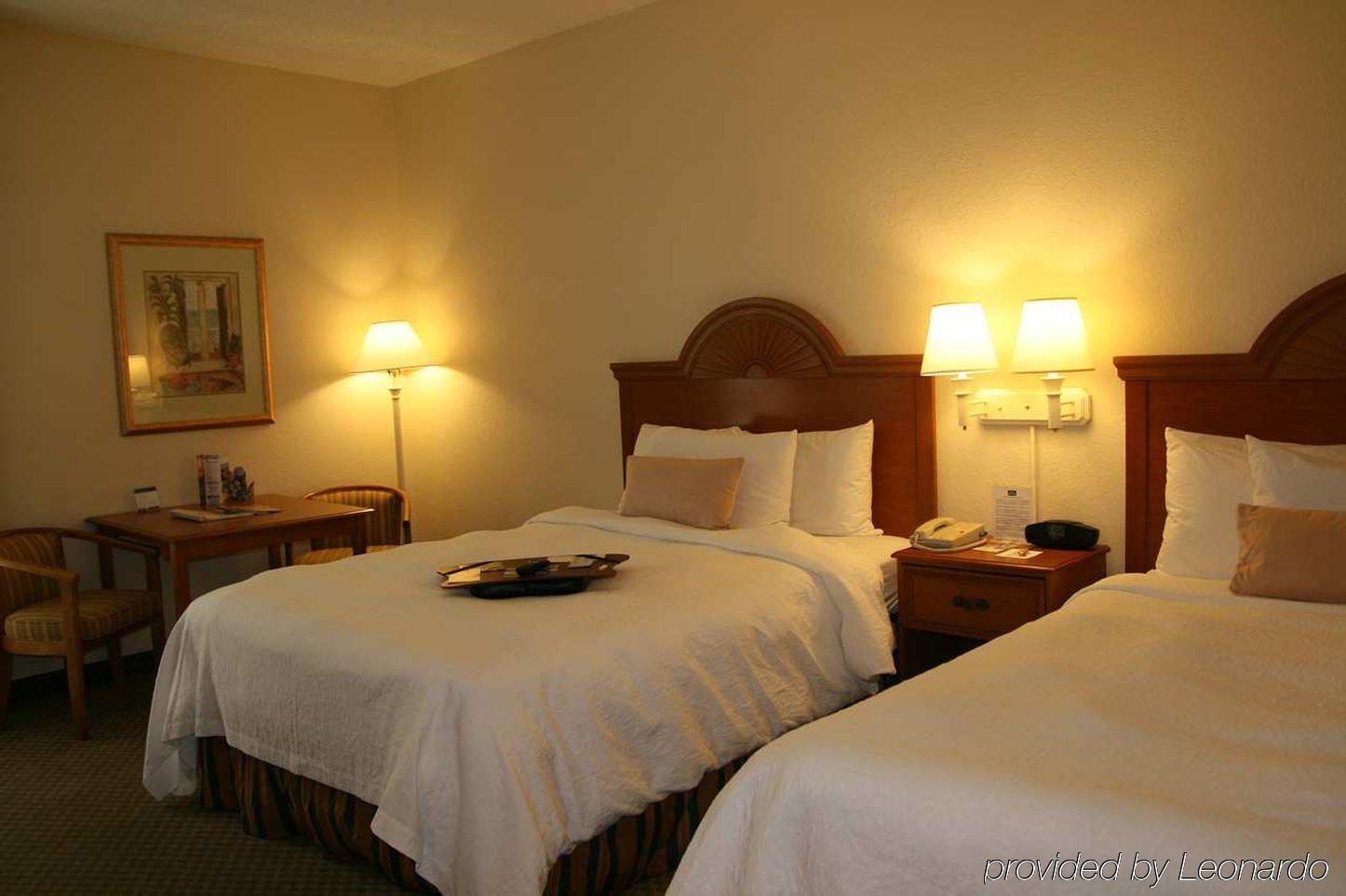 Hampton Inn & Suites Venice Bayside South Sarasota Room photo